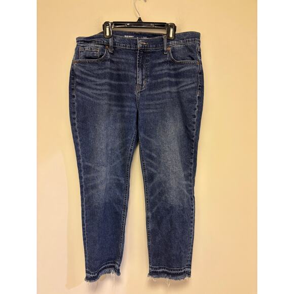 Old Navy Mid Rise Boyfriend Jeans Raw Hem Size 12 - Picture 1 of 4